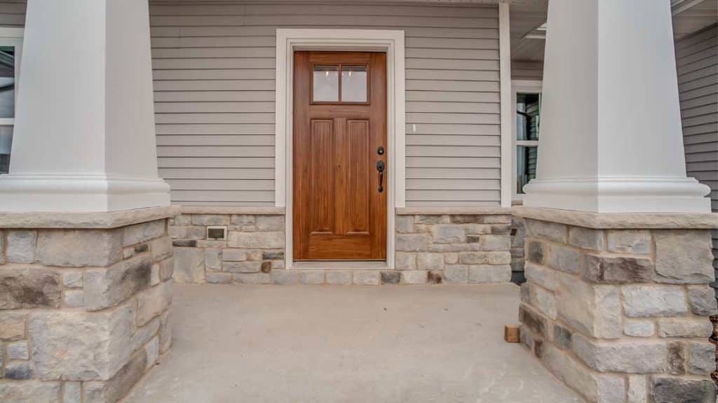 How to Clean Wood Front Door