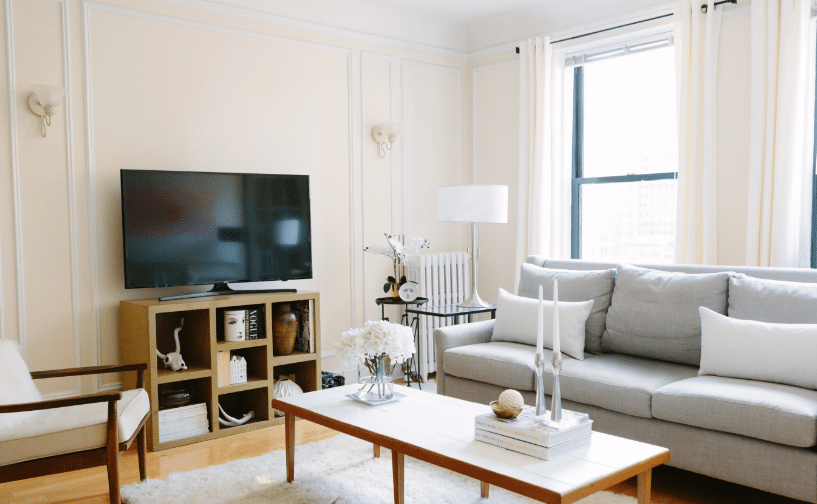 Smart Living Room Cleaning: Top Tips & Gadgets