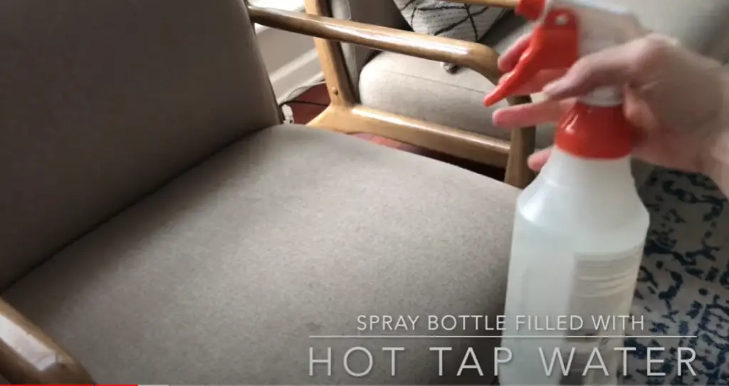 How to Clean Upholstery Chairs Without a Machine